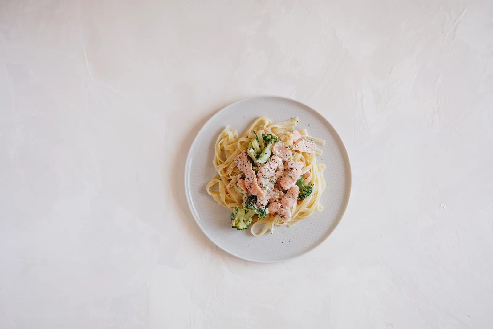 Salmon pasta plate
